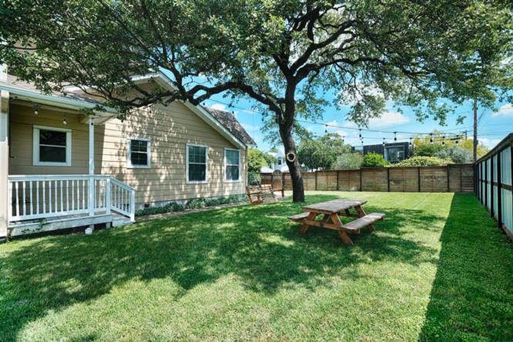 Photo of 901 W Mary ST, Austin, TX 78704 (MLS # 9765619)
