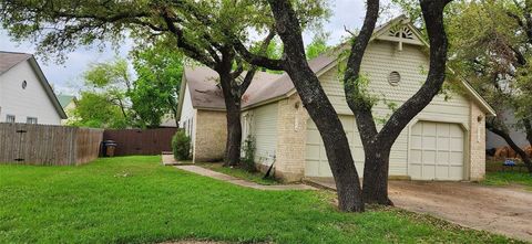 Photo of 8811 Clearbrook TRL, Austin, TX 78729 (MLS # 1661688)