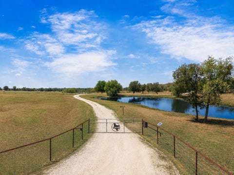 Photo of 4684 Airville RD, Temple, TX 76501 (MLS # 1728033)
