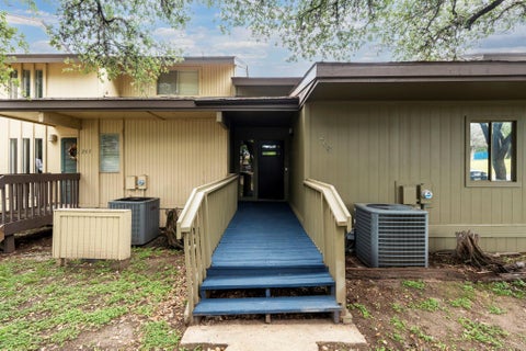 Photo of 269 Venture BLVD S, Point Venture, TX 78645 (MLS # 7243028)
