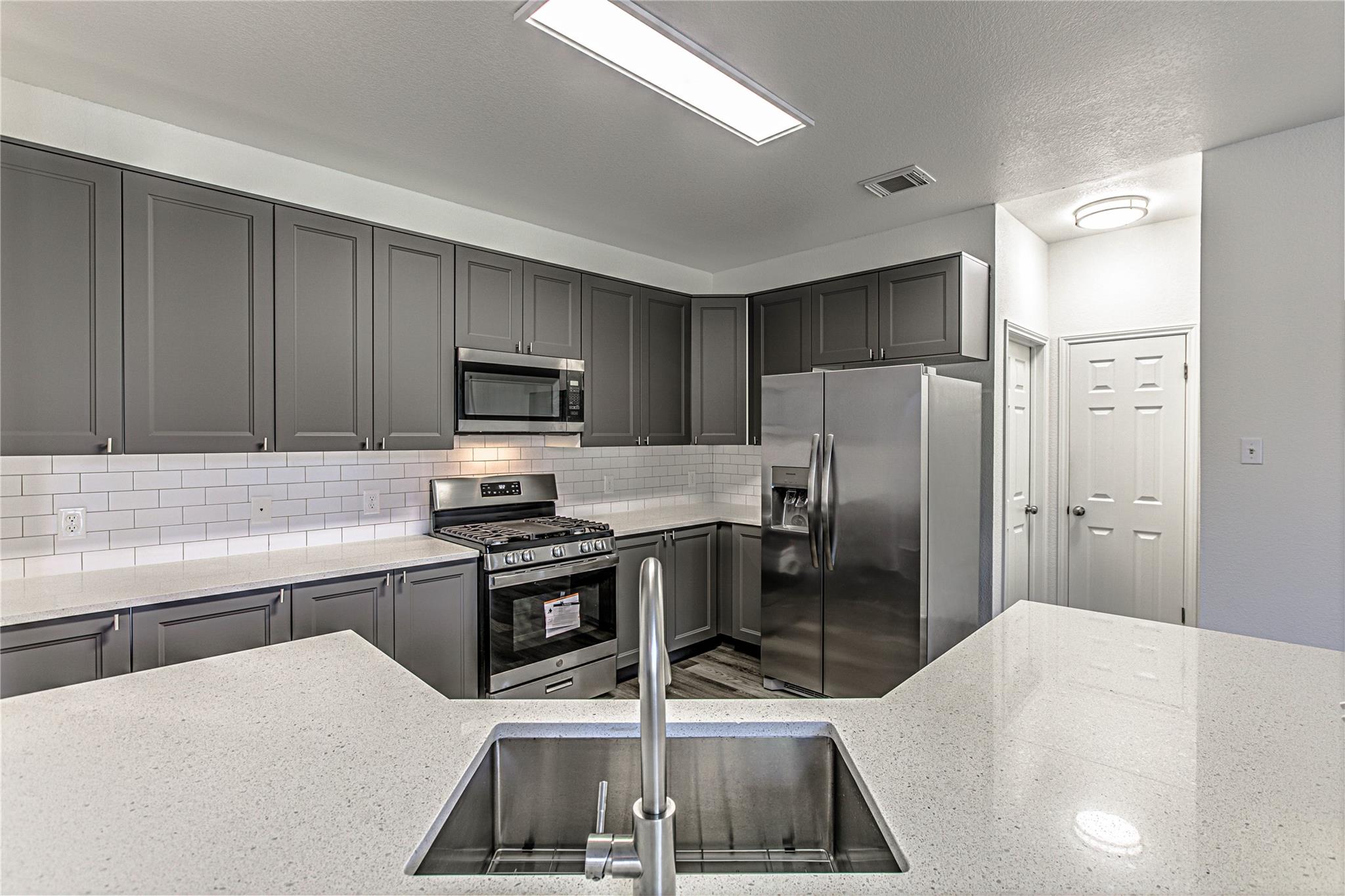 2909 Pioneer WAY