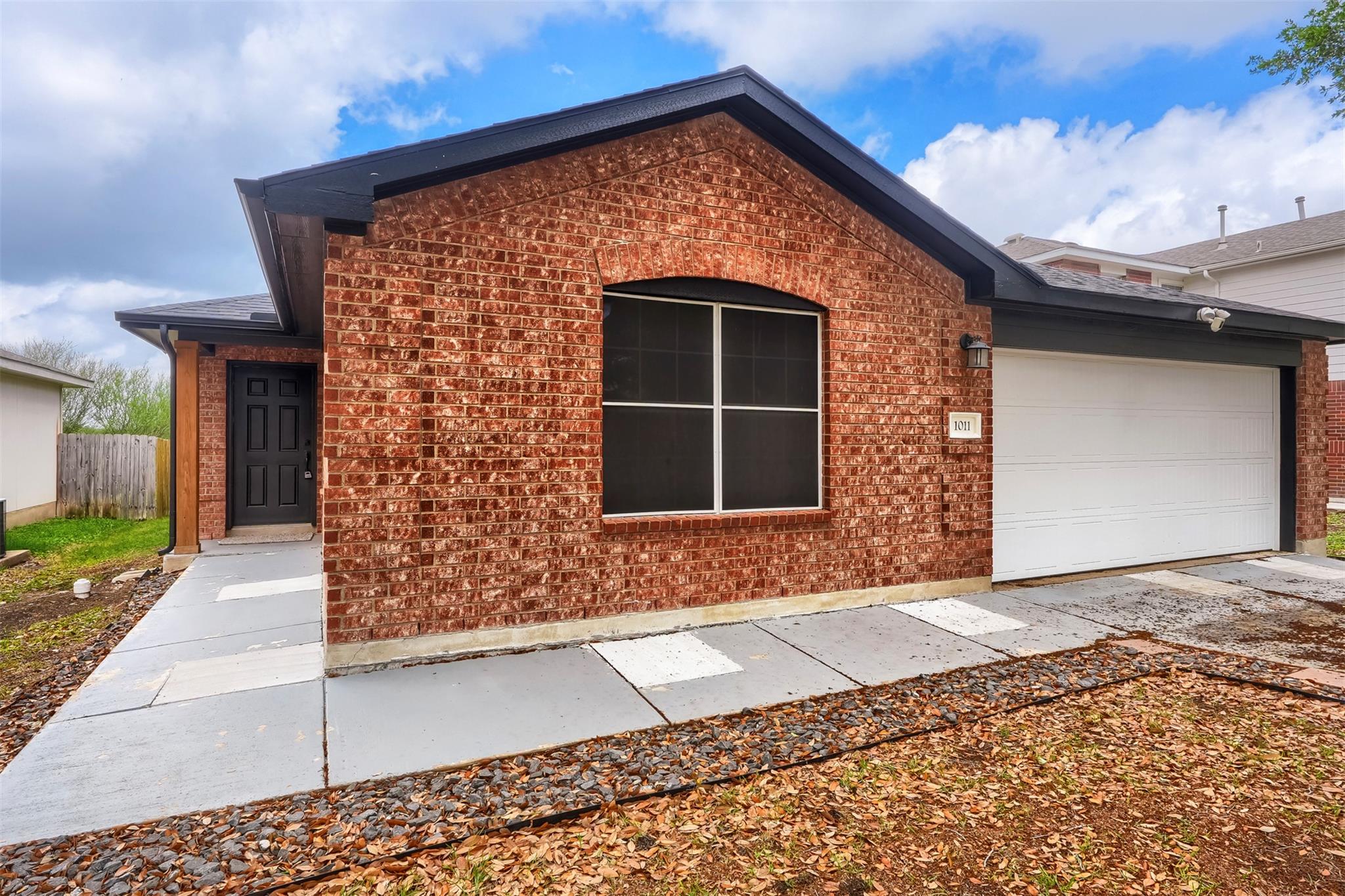 1011 Shadow Creek BLVD