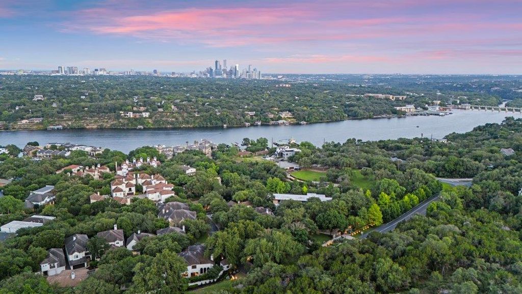 Photo of 1815 Rue De St Tropez, Austin, TX 78746 (MLS # 9947093)