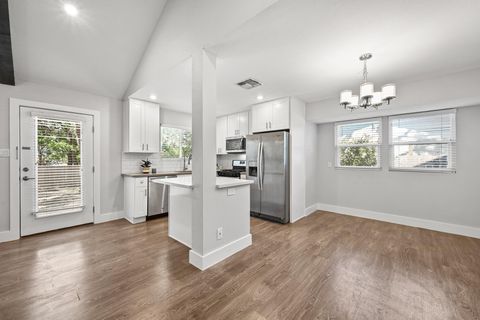 Tiny photo for 911 Acorn Oaks DR, Austin, TX 78745 (MLS # 8028602)