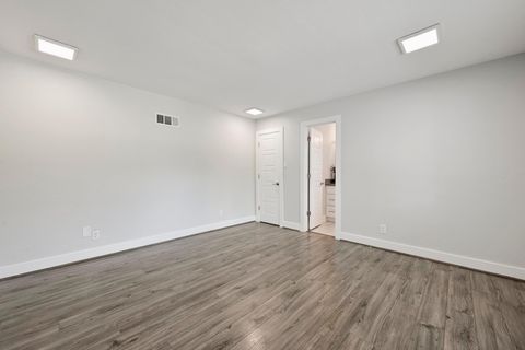 Tiny photo for 911 Acorn Oaks DR, Austin, TX 78745 (MLS # 8028602)