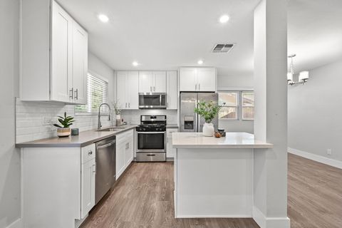 Tiny photo for 911 Acorn Oaks DR, Austin, TX 78745 (MLS # 8028602)