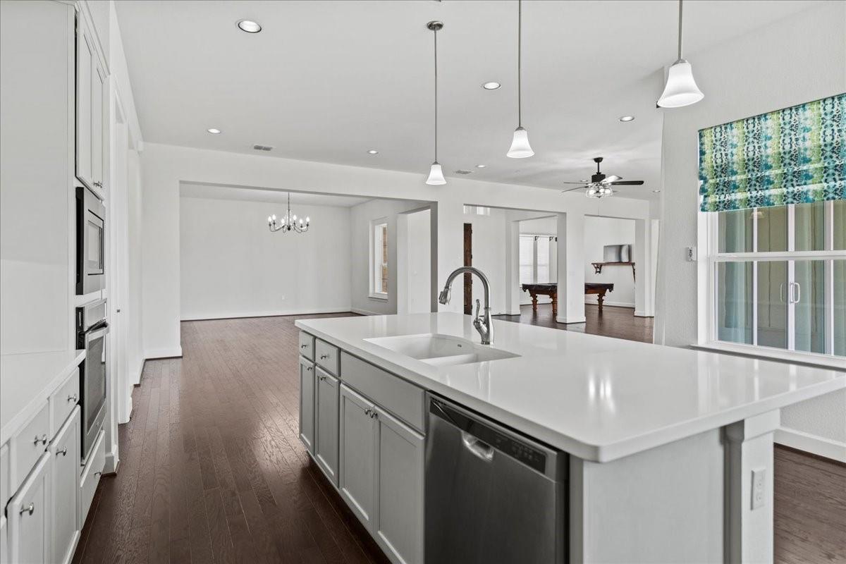 609 Dancing Oak LN