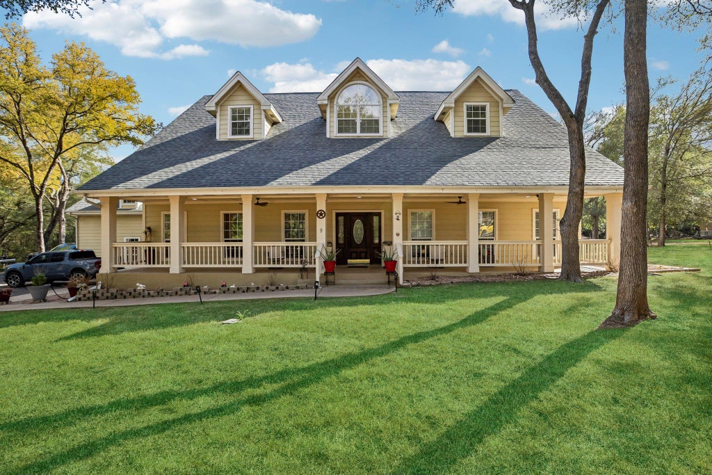 Photo of 137 Trinity ST, Cedar Creek, TX 78612 (MLS # 5529043)