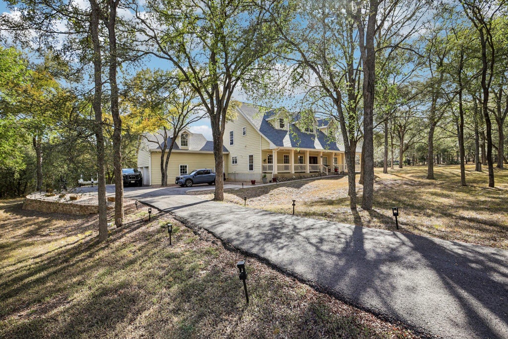 Photo of 137 Trinity ST, Cedar Creek, TX 78612 (MLS # 5529043)
