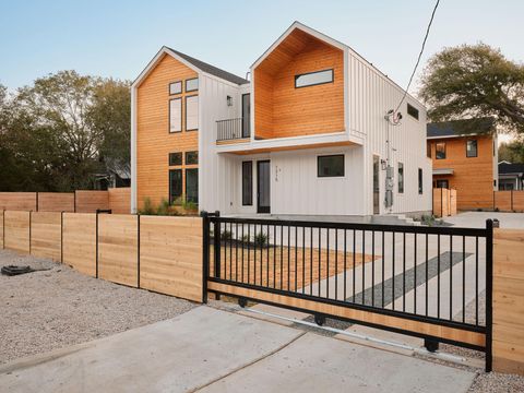 Photo of 1215 Fort Branch BLVD #1, Austin, TX 78721 (MLS # 9717668) Photo of 1215 Fort Branch BLVD #1, Austin, TX 78721 (MLS # 9717668)