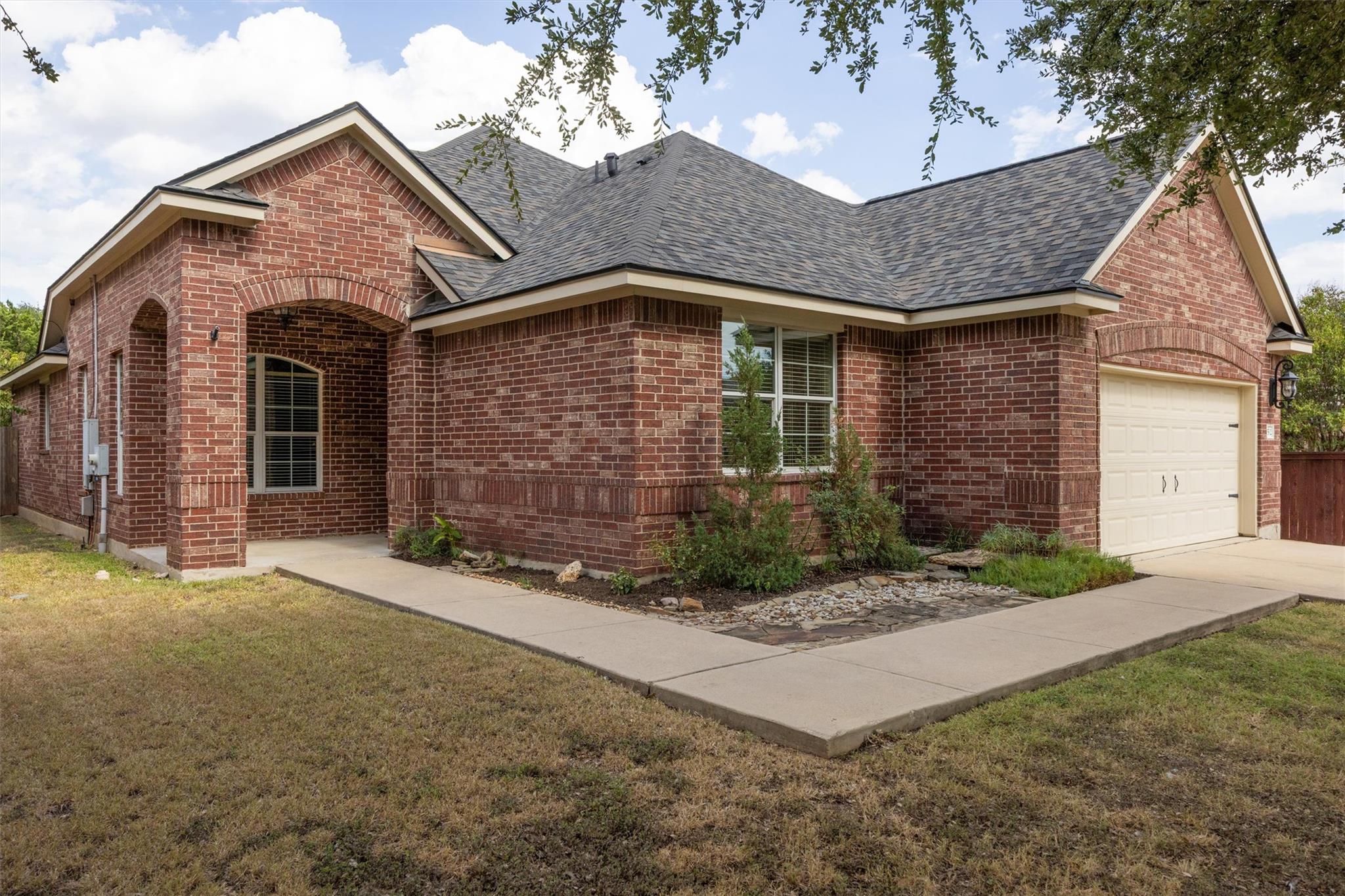 2502 White Stallion WAY