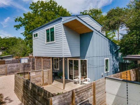 Photo of 919 E 51st ST #B, Austin, TX 78751 (MLS # 6325559)