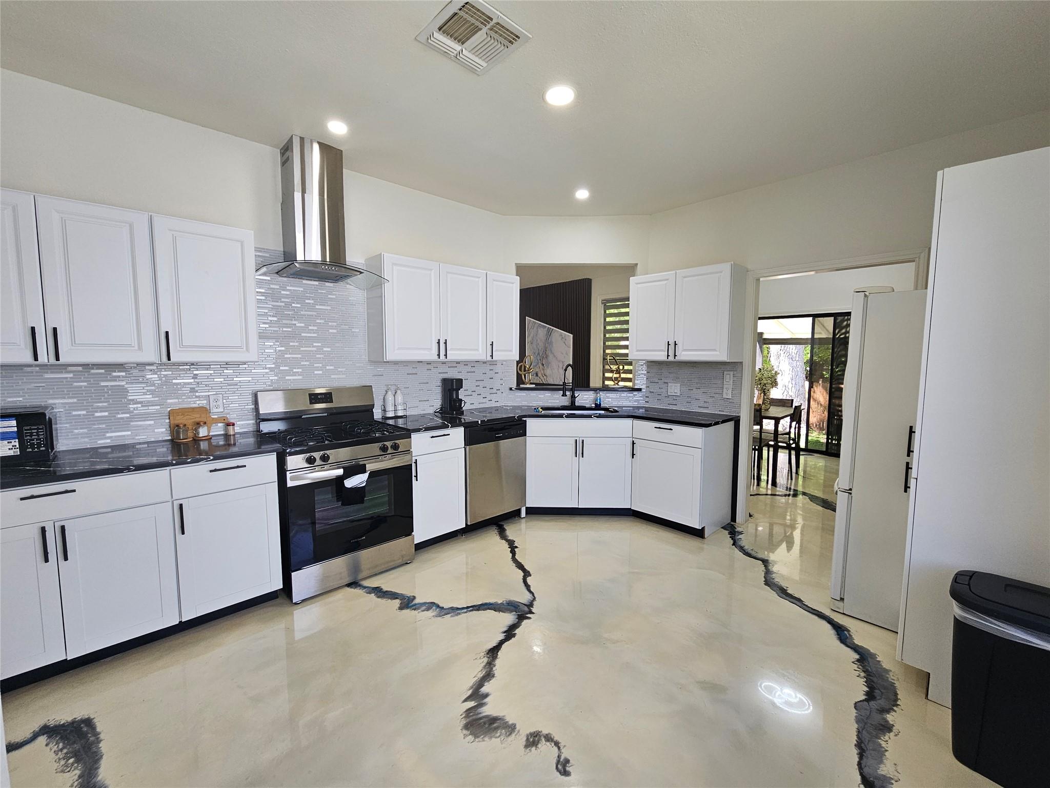 11806 Prairie Hen LN