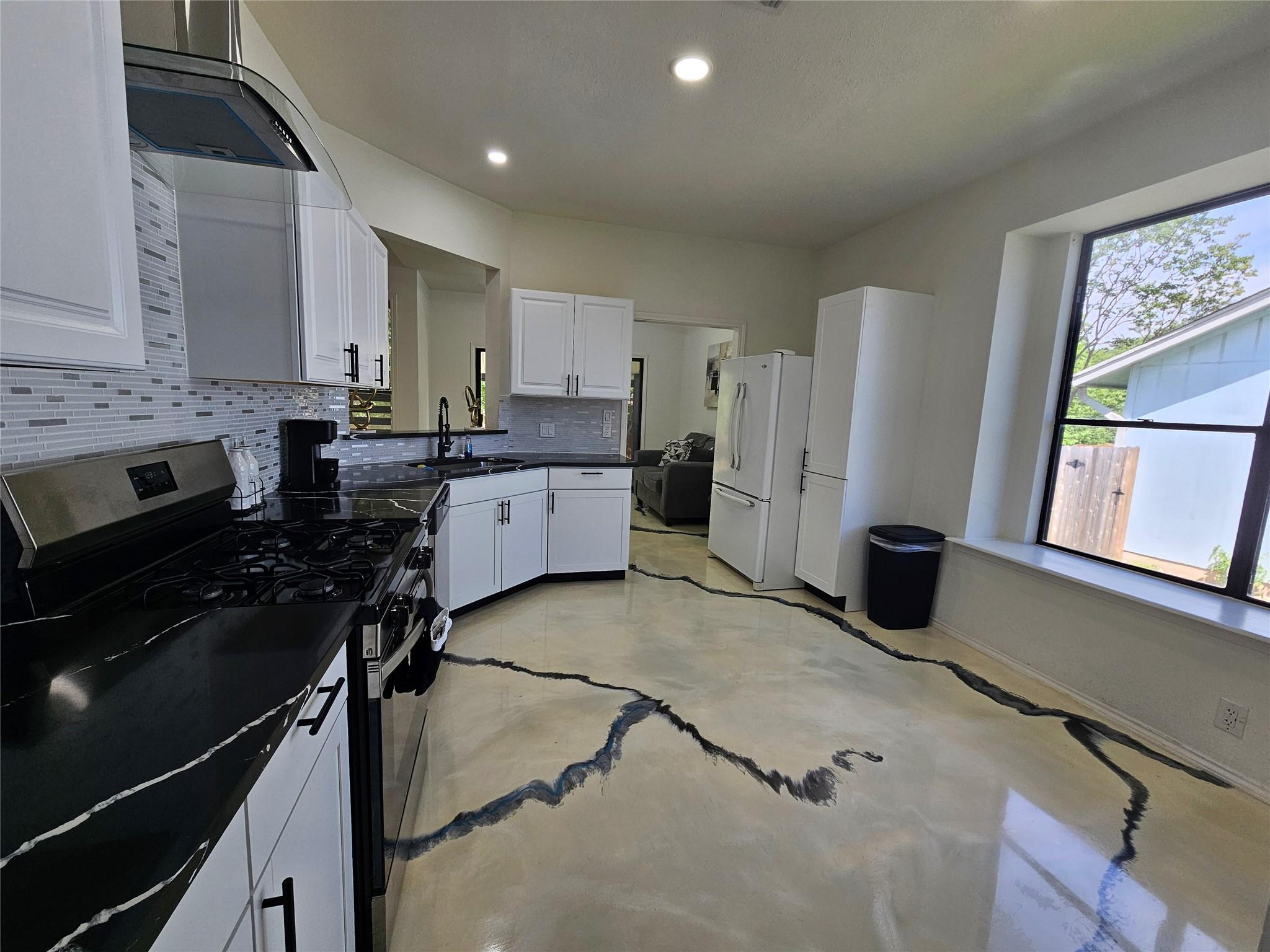 11806 Prairie Hen LN