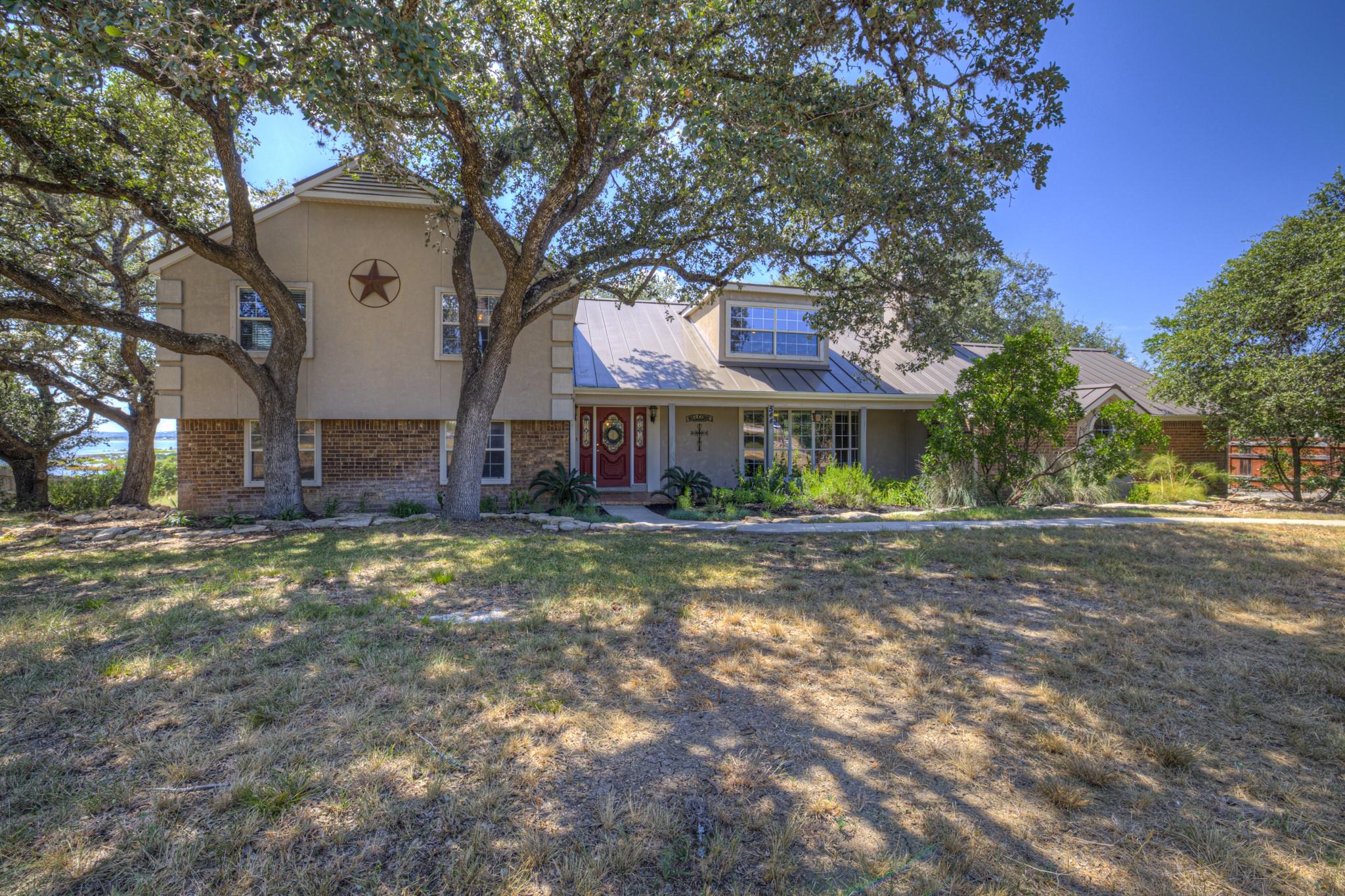 544 Military DR