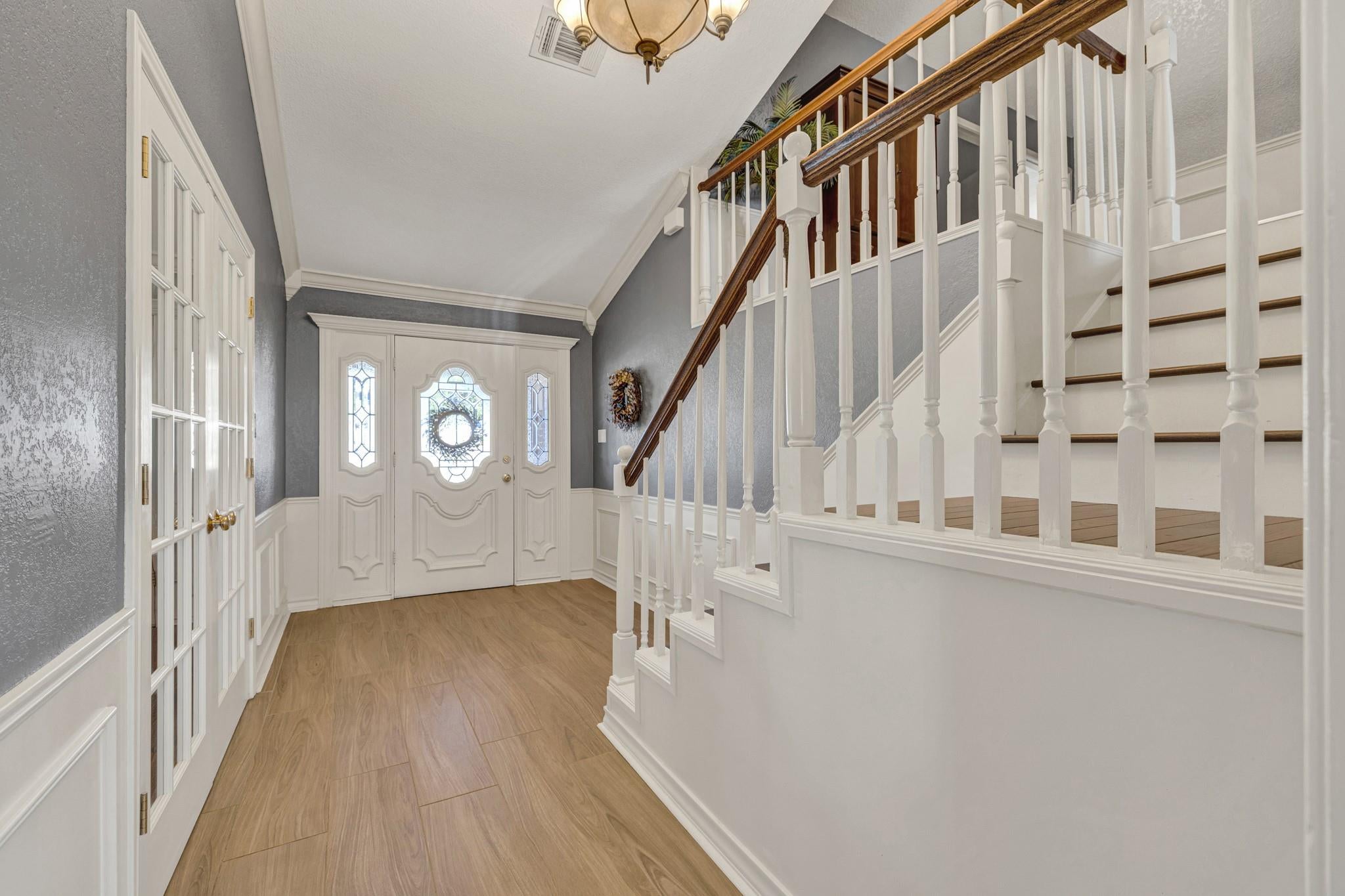 544 Military DR