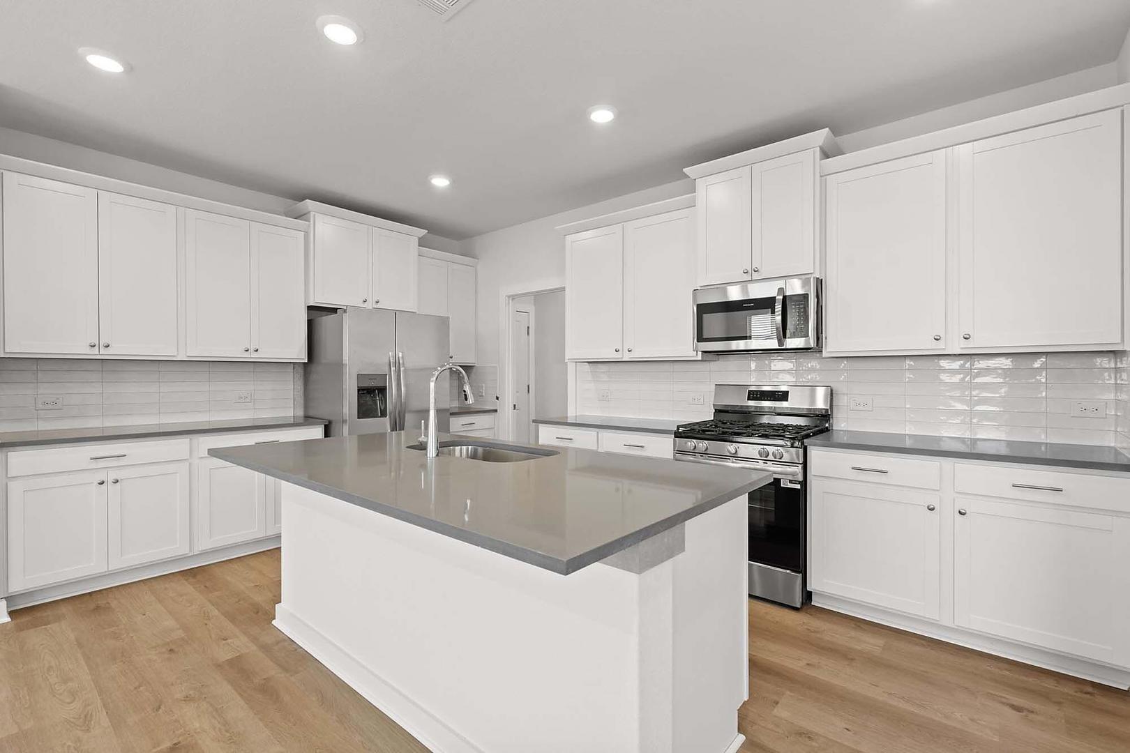 533 Bloomington LOOP