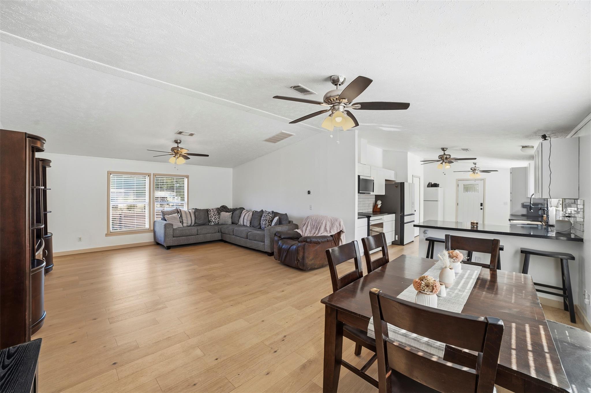 4048 Sutherland Springs RD