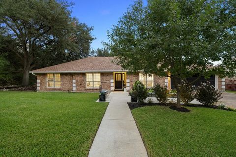 Photo of 1709 Crested Butte DR, Austin, TX 78746 (MLS # 2776945)