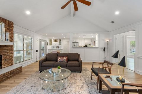 Tiny photo for 1709 Crested Butte DR, Austin, TX 78746 (MLS # 2776945)
