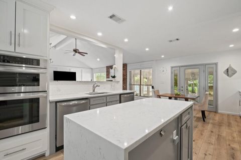 Tiny photo for 1709 Crested Butte DR, Austin, TX 78746 (MLS # 2776945)
