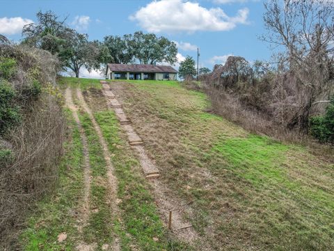 A home in Smithville