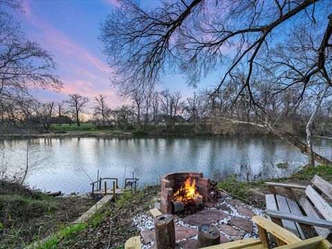 A home in Smithville