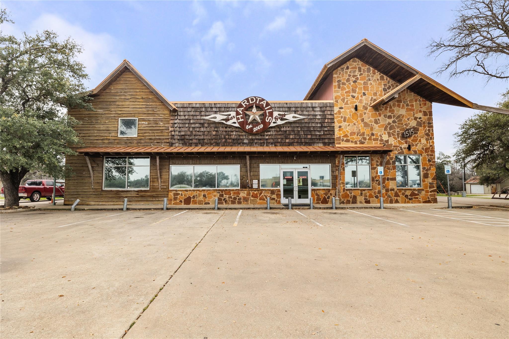 1515 N IH 35