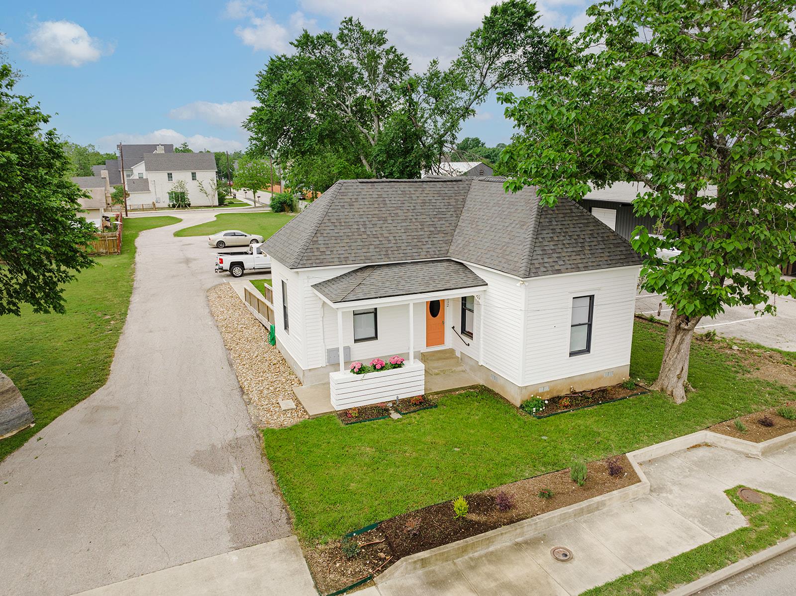 612 W University Ave