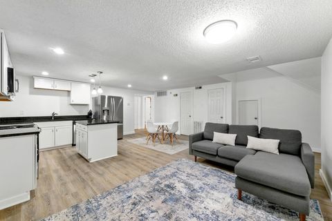 Photo of 2401 Leon ST #306, Austin, TX 78705 (MLS # 8136594)