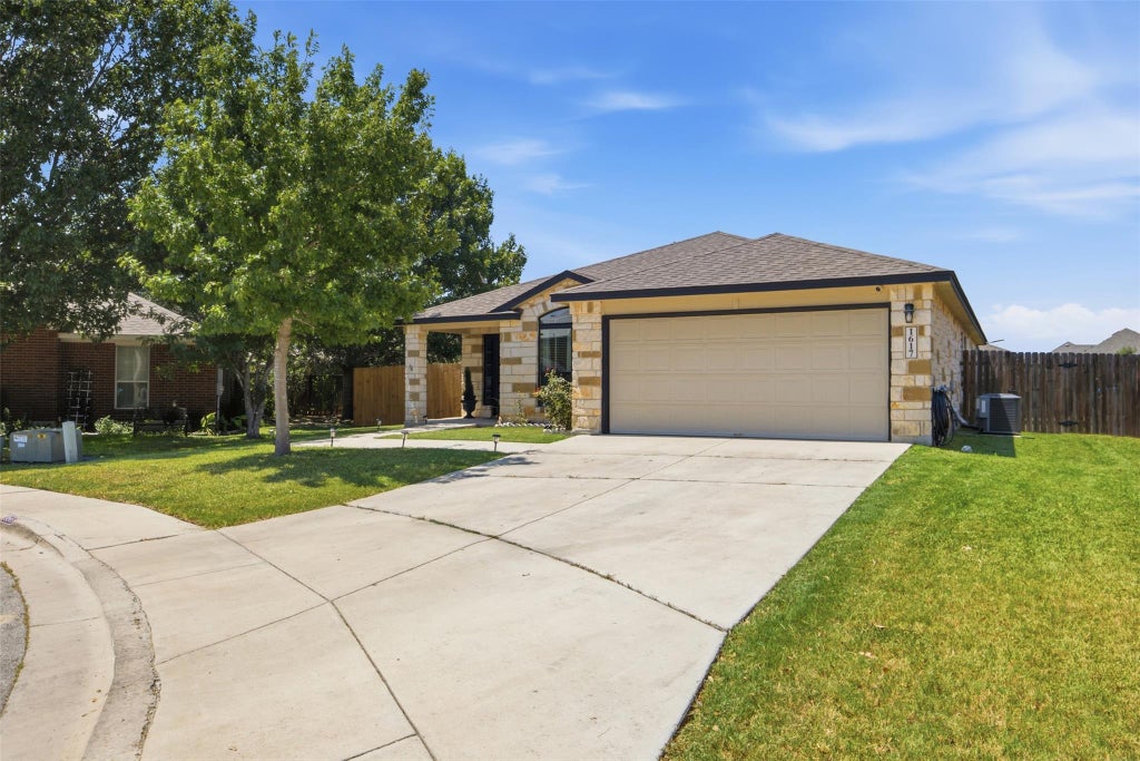 Photo of 1617 Sunflower ST, Lockhart, TX 78644 (MLS # 8384817)