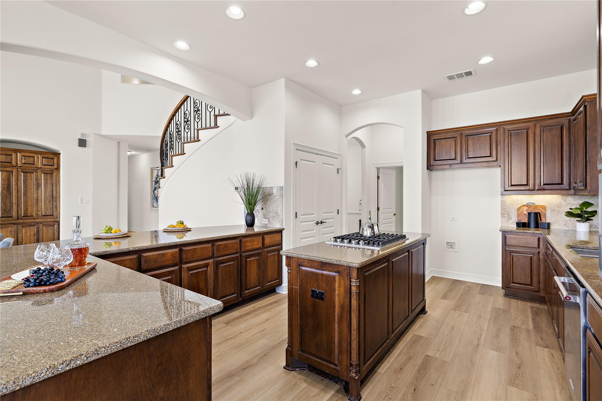 Photo 13 of 40 of 1908 Rio Mesa DR house