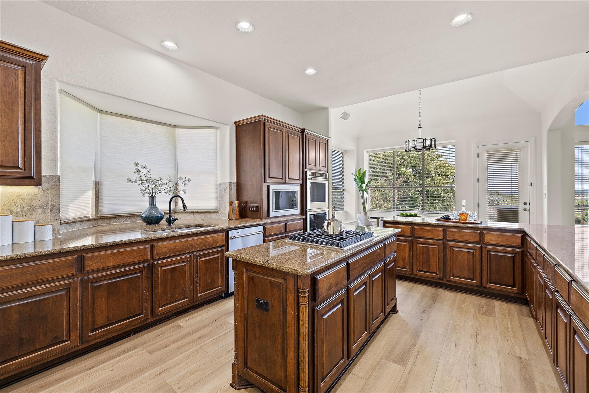 Photo 11 of 40 of 1908 Rio Mesa DR house