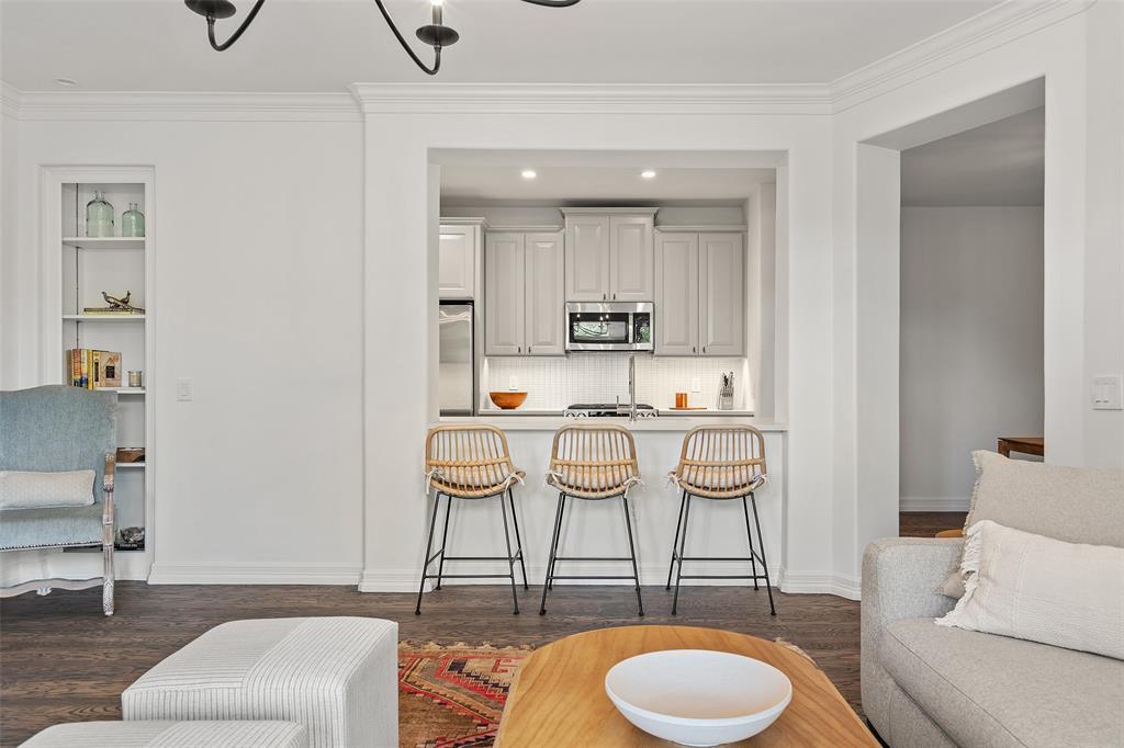 2226 Westlake DR 1-1