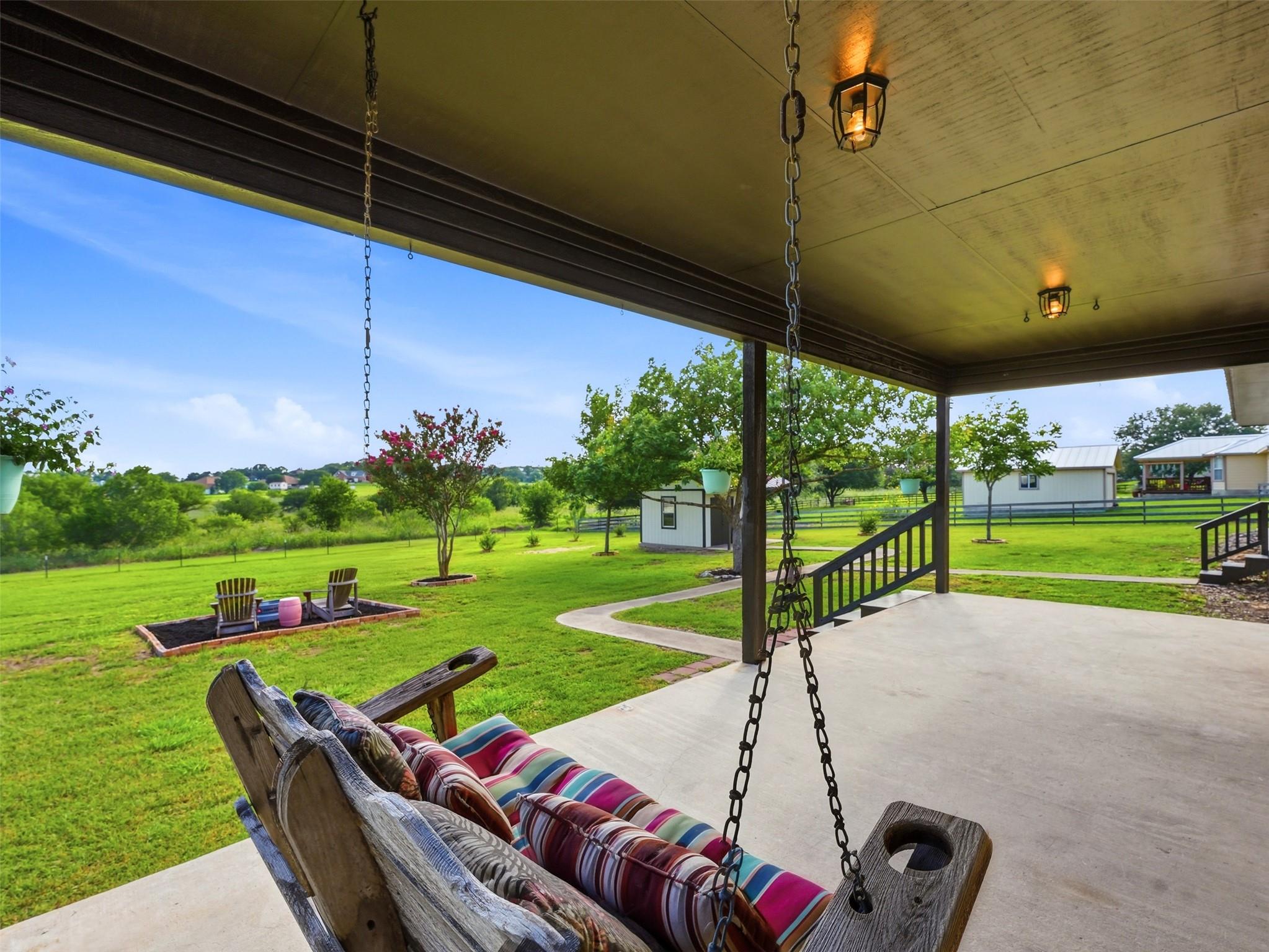 913 Ridge DR