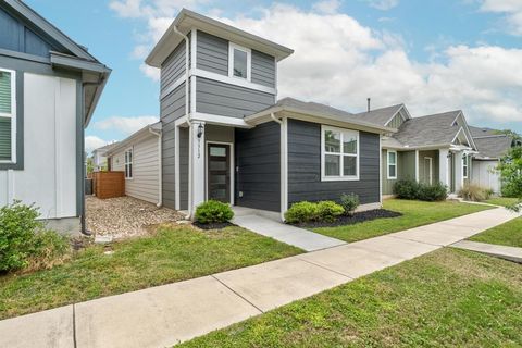 Photo of 5312 Mulberry Grove LN, Austin, TX 78723 (MLS # 6402808)