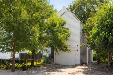 Photo of 1103 1/2 Fiesta ST #A, Austin, TX 78702 (MLS # 9518077)