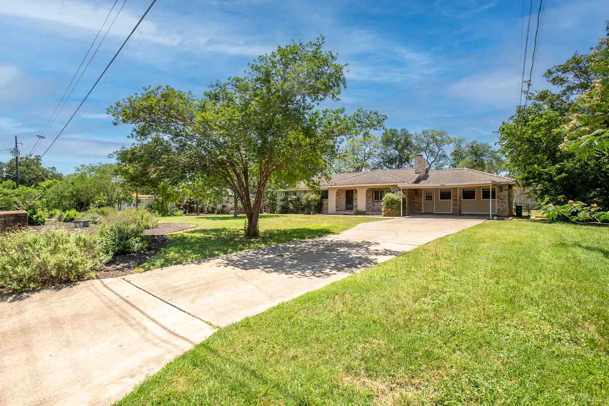 5804 Parkwood DR