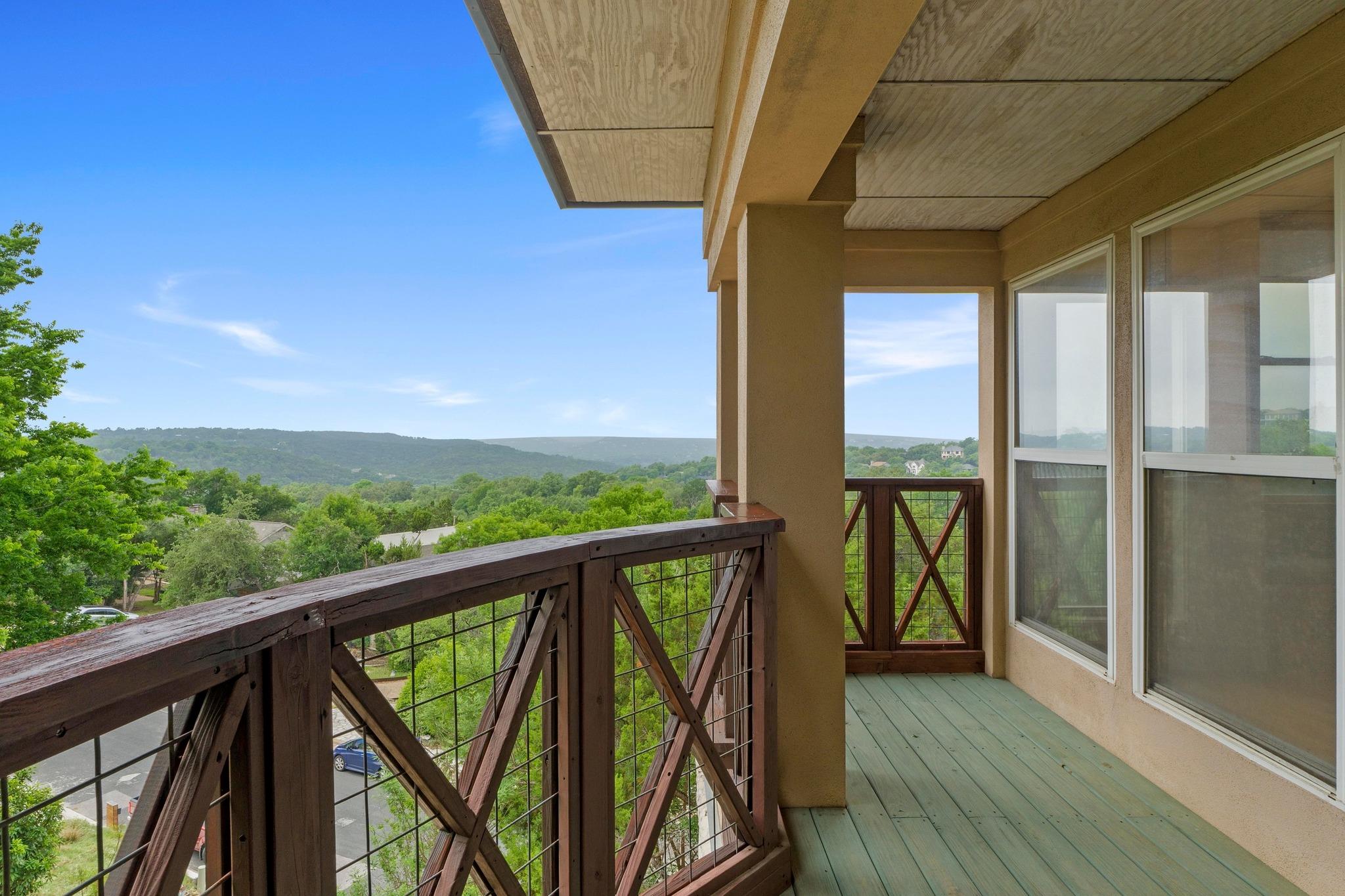 3800 Laurel Ledge LN