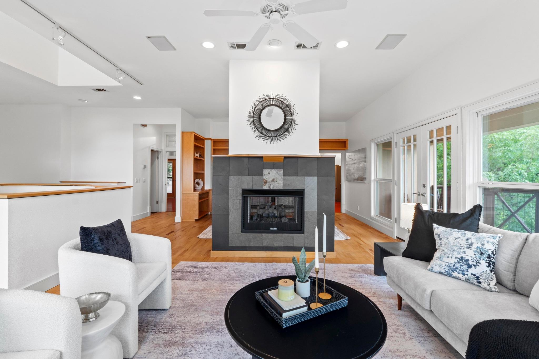 3800 Laurel Ledge LN