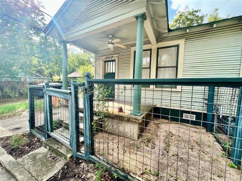 Photo of 207 W 45th ST #B, Austin, TX 78751 (MLS # 8083750)