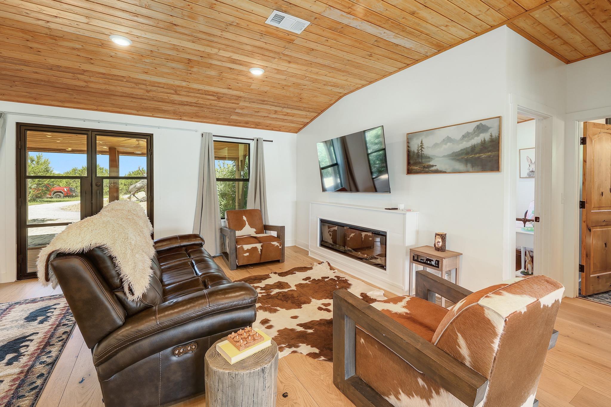 13770 Private Road 3642