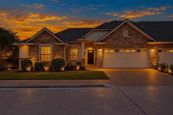 4201 WILD IRIS LN, AUSTIN, TX 78727 - Image 9946d0353df2ee38bc0eb8f4ff692eef/4015681816