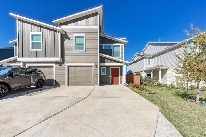 Photo 1 of 40 — 12112 Scarlet Sleeve WAY, Del Valle, TX 78617