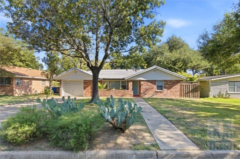 Photo of 1610 Larkwood DR, Austin, TX 78723 (MLS # 3801160)