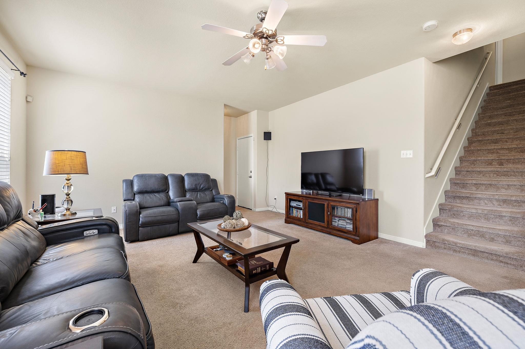 133 Lavaca LOOP
