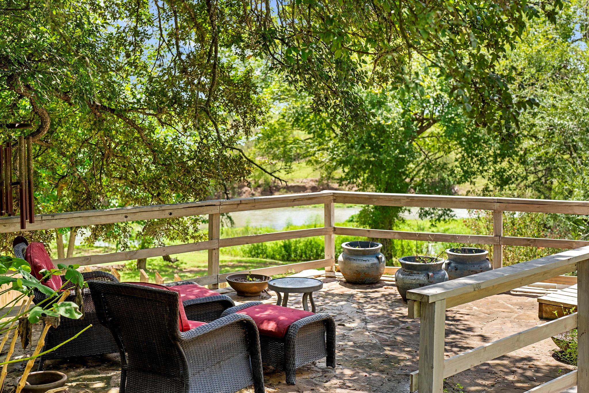 123 & 235 El Camino River RD