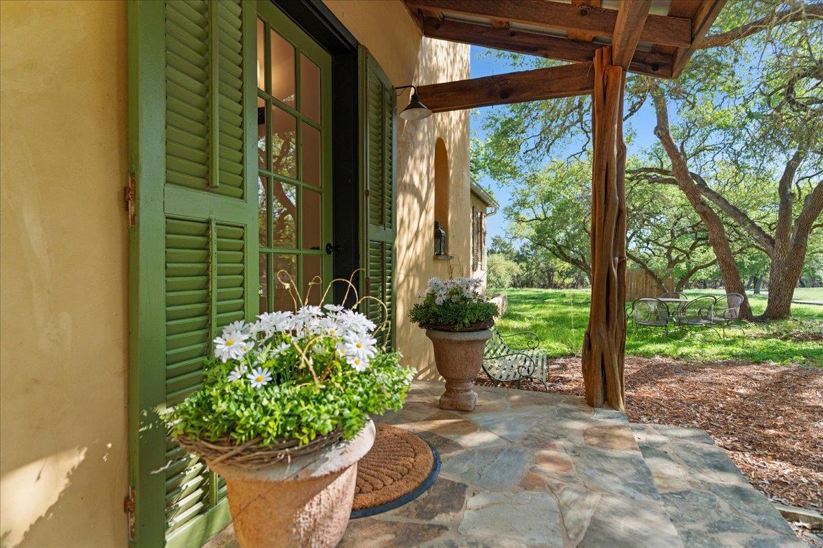 1601 S Rainbow Ranch RD