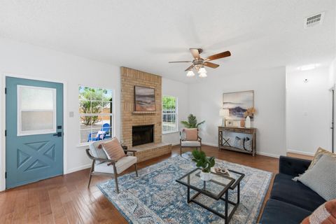 Tiny photo for 1211 York Castle DR, Pflugerville, TX 78660 (MLS # 1785026)