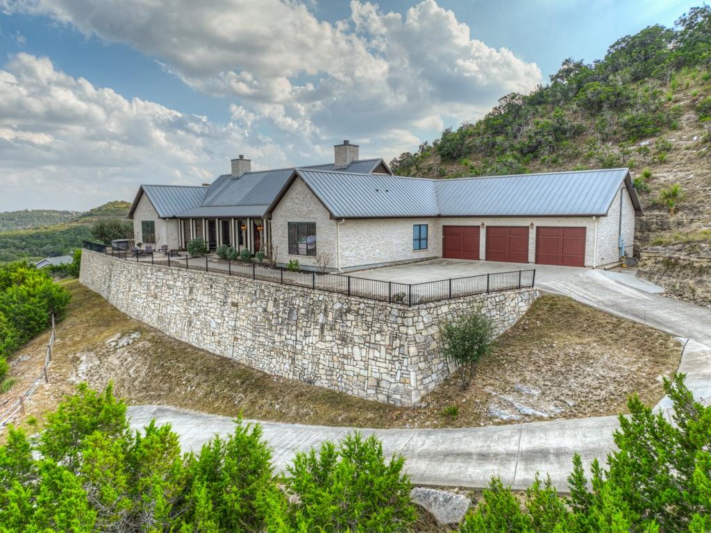 800 High Oaks RD